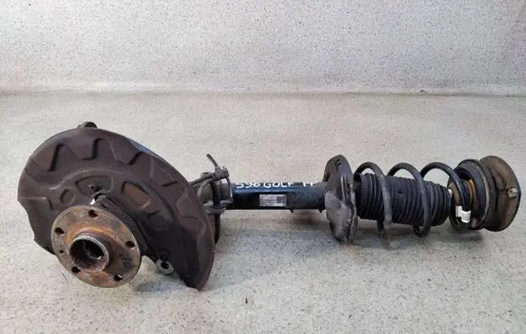 Volkswagen Golf VII Front wheel hub spindle knuckle