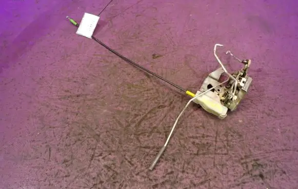 Toyota Aygo AB10 Front door lock