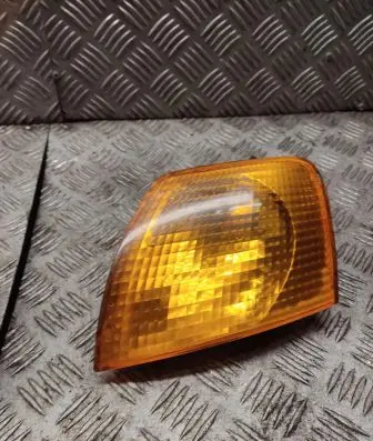 Volkswagen PASSAT B5.5 Front indicator light 3b0953049