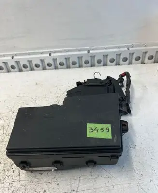 Ford Focus Fuse module 5B0010107 092052 AV6T14A067AC