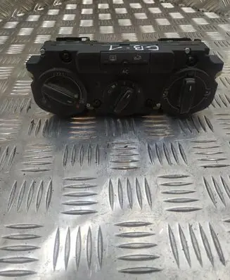 Volkswagen PASSAT B6 Climate control unit