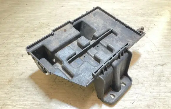 Battery tray