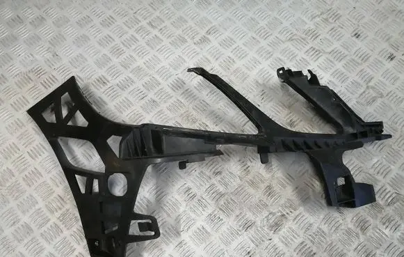 Mercedes-Benz E W212 Front bumper mounting bracket A2128852265