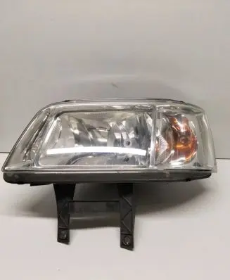 Volkswagen Transporter - Caravelle T5 Headlight/headlamp 0301191701