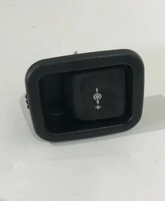 BMW X5 E70 12 V Socket (rear) 7143111 52107010