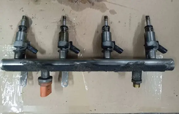Skoda Superb B6 (3T) Fuel injectors set 0261500074