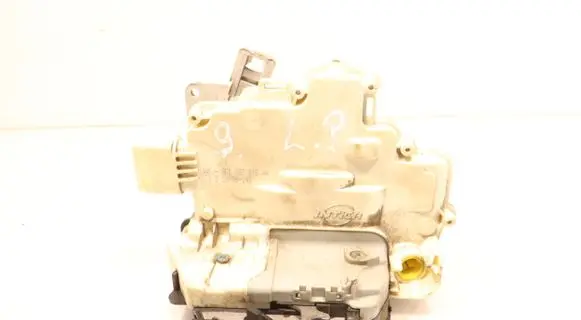 Audi A4 S4 B7 8E 8H Front door lock