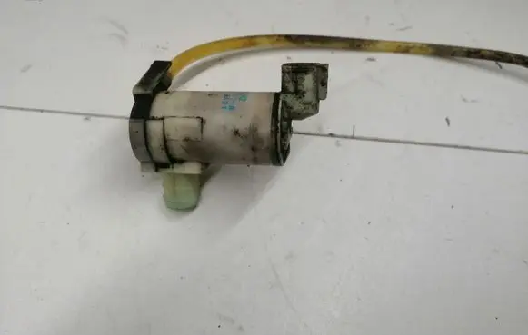 Nissan Qashqai+2 Windscreen/windshield washer pump 2224621A 3A21