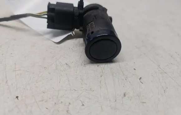 Ford Focus C-MAX Parking PDC sensor 6877564
