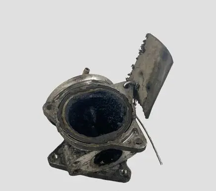Volkswagen Golf V EGR valve 038129637D