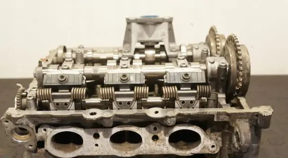 BMW X1 F48 F49 Engine head 8638087