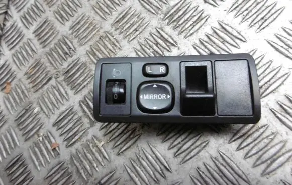 Toyota Corolla Verso E121 Wing mirror switch