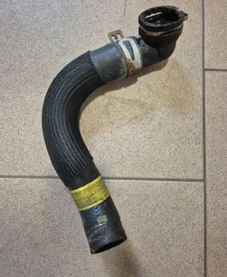 Engine coolant pipe/hose