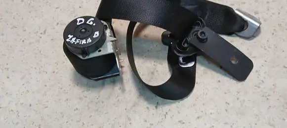 Rear seatbelt