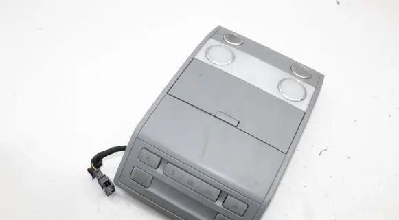 Volkswagen Touareg II Front seat light 7L6868349P