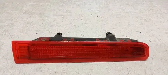 Third/center stoplight