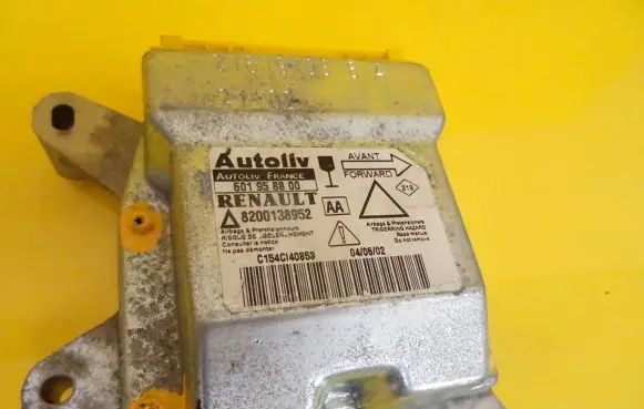 Renault Laguna II Airbag control unit/module 601958800 8200138952