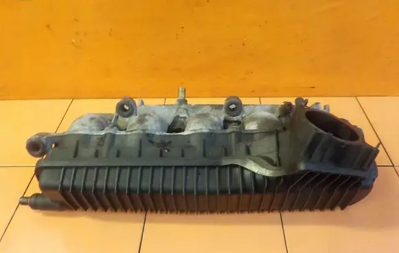 Volvo S40 Intake manifold 2900301961 SSACY