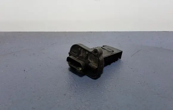 Toyota Avensis T270 Mass air flow meter 0281006092