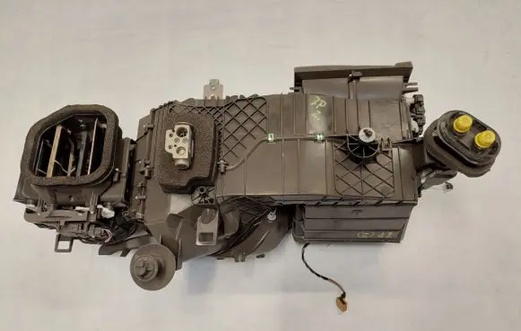 Volkswagen Touareg II Interior heater climate box assembly 7P1820005N