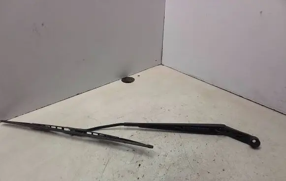 Toyota Avensis T250 Windshield/front glass wiper blade 