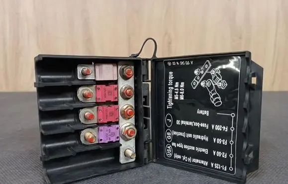 Fuse box set