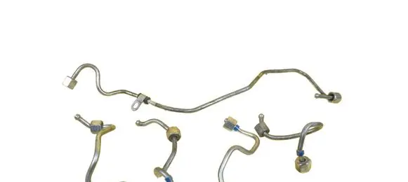Mazda 6 Fuel injector supply line/pipe SH01