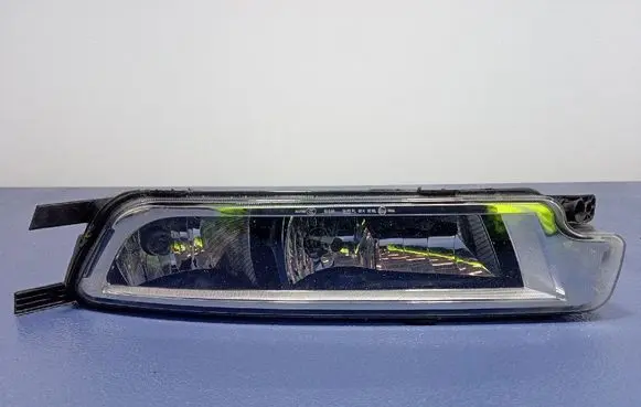 Volkswagen PASSAT CC Front fog light 3G0941662E