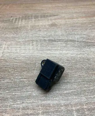BMW 5 E39 Air pressure sensor 2244674 Used