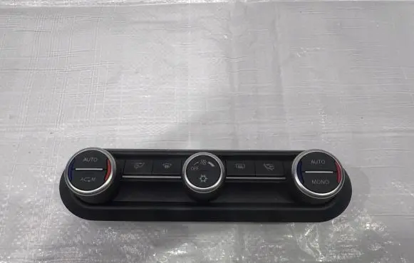 Alfa Romeo Giulia Climate control unit