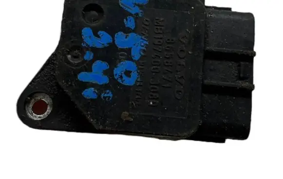 Volvo V50 Mass air flow meter 8658471