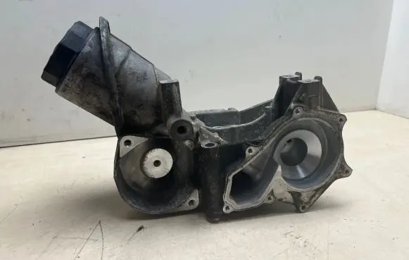Honda Civic Oil filter mounting bracket