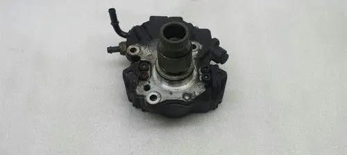 Mercedes-Benz E W212 Mechanical fuel pump A6510700101