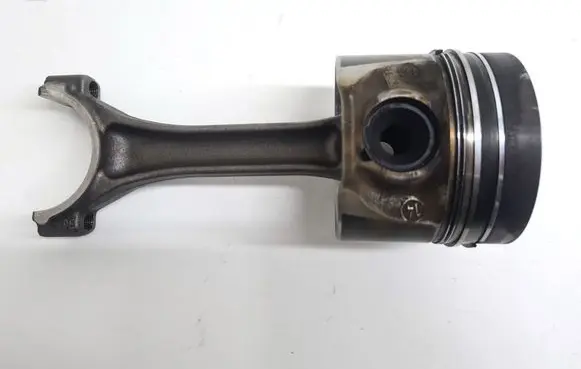 Volkswagen Caddy Piston with connecting rod CAYD