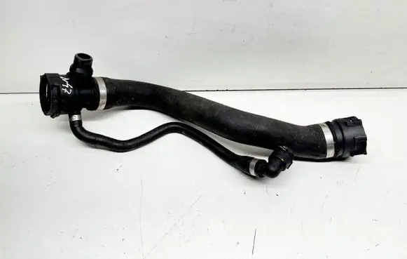 Engine coolant pipe/hose
