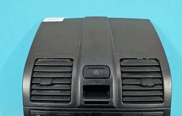 SsangYong Rexton I Dash center air vent grill 76520-08000 IMPRK1474712