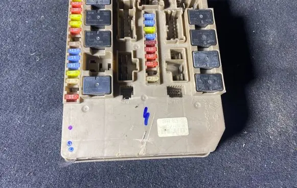 Renault Clio III Fuse module 674660A