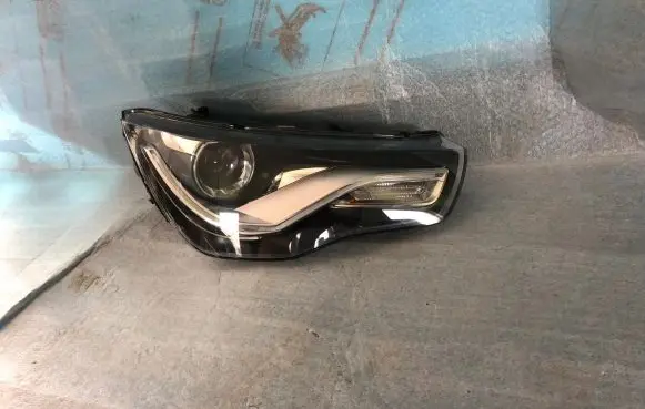 Audi A1 Headlight/headlamp
