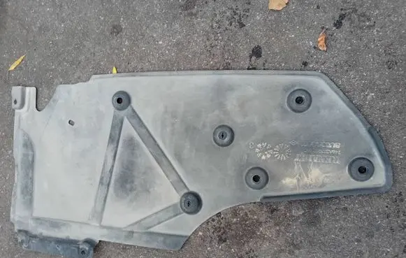 Renault Clio V Other trunk/boot trim element 748a22398r