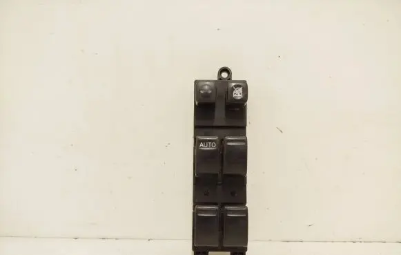 Nissan Primera Electric window control switch 25401AV640 270505N1
