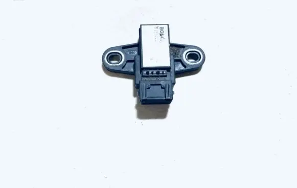 KIA Sorento Airbag deployment crash/impact sensor 0265005142