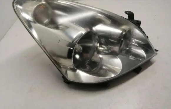 Toyota Corolla Verso E121 Headlight/headlamp