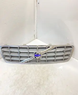 Volvo XC70 Front bumper upper radiator grill 9190986 9190985