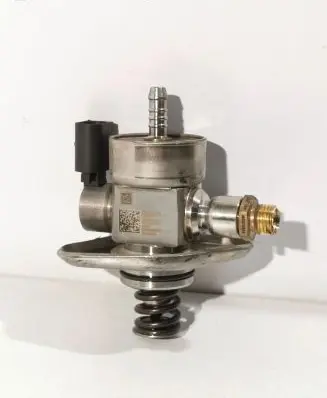 Audi A1 Fuel injection high pressure pump 06G127027L