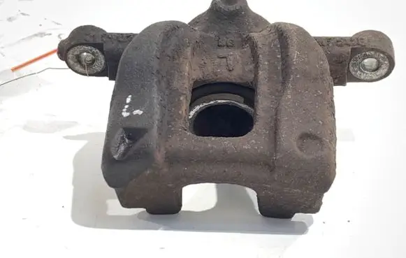 Honda CR-V Rear brake caliper