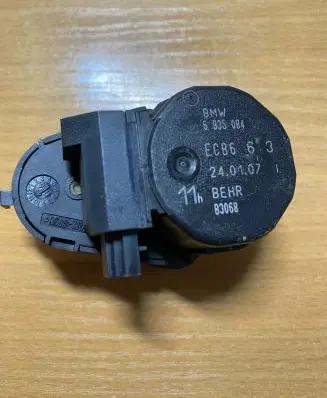 BMW 7 E65 E66 A/C air flow flap actuator/motor 6935084 C173