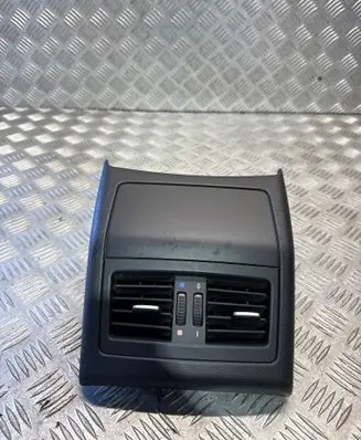 BMW 3 E90 E91 Rear air vent grill 7210639