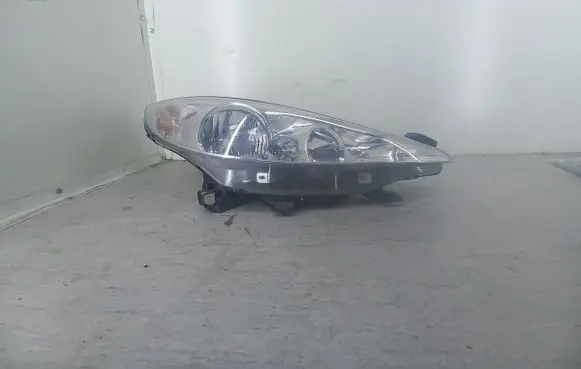 Peugeot 207 Headlight/headlamp