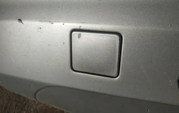 Rear bumper row hook cap/cover