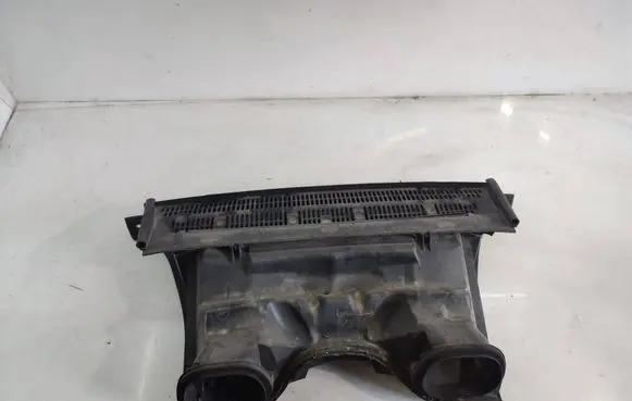 Land Rover Range Rover L322 Air intake duct part 64318381035